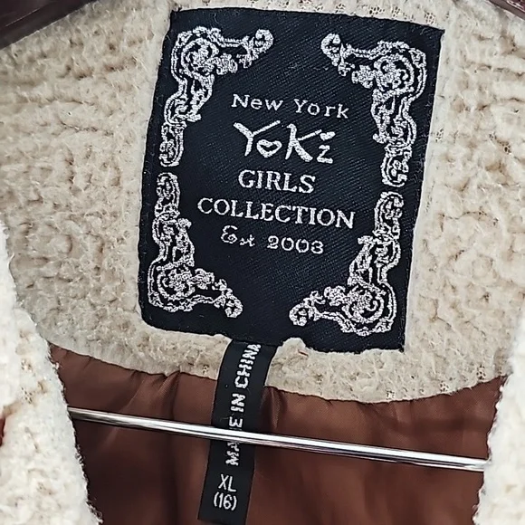 Girls Jacket - Picture 3 of 6